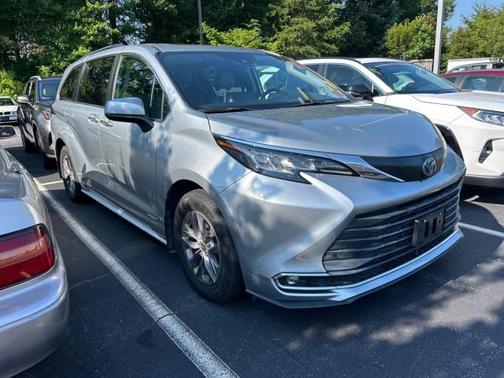 2021 Toyota Sienna XLE 7 Passenger