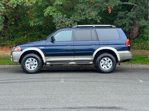 2004 Mitsubishi Montero Sport XLS