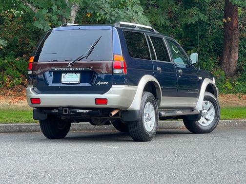2004 Mitsubishi Montero Sport XLS