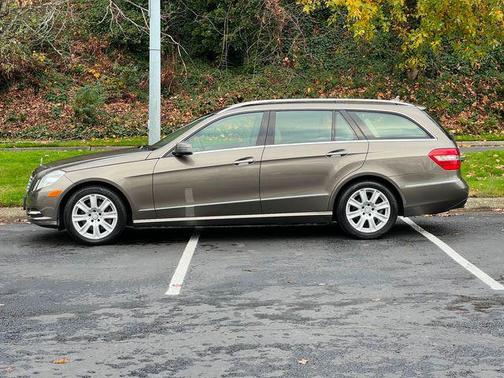 2013 Mercedes-Benz E-Class Wagon Premium 2 Local 1 Owner Excellent Condition