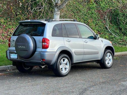 2005 Toyota RAV4 Base