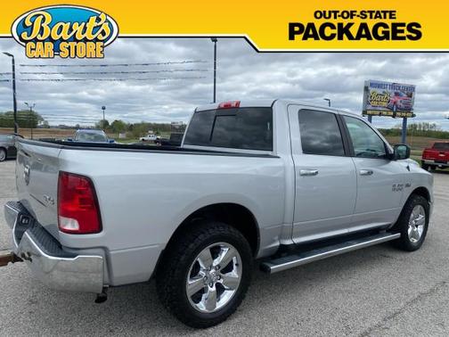 Bright Silver Metallic Clearcoat 2018 RAM 1500 SLT
