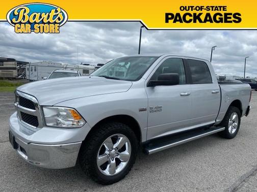 Bright Silver Metallic Clearcoat 2018 RAM 1500 SLT