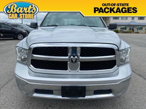 Bright Silver Metallic Clearcoat 2018 RAM 1500 SLT
