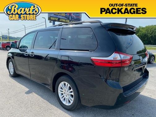2017 Toyota Sienna XLE