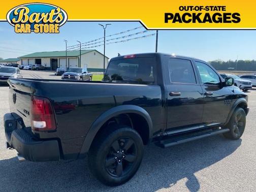 Diamond Black Crystal Pearlcoat 2021 RAM 1500 Classic SLT