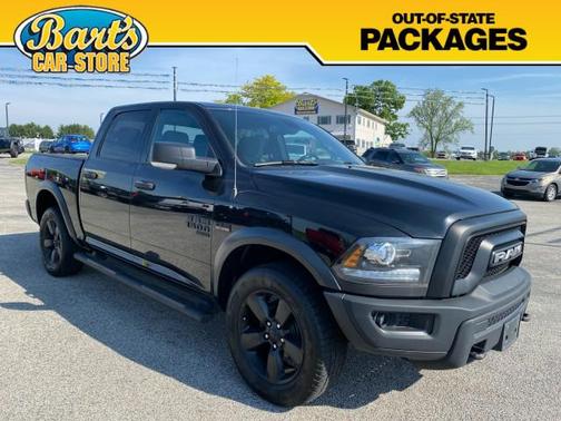 Diamond Black Crystal Pearlcoat 2021 RAM 1500 Classic SLT