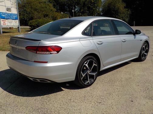 2020 Volkswagen Passat 2.0T R-Line