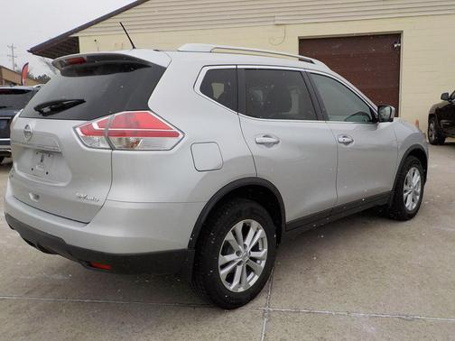 2016 Nissan Rogue SV