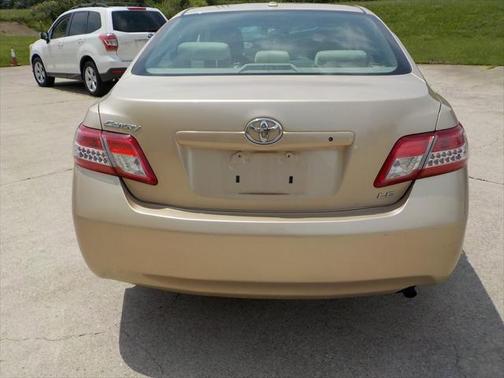 2010 Toyota Camry LE