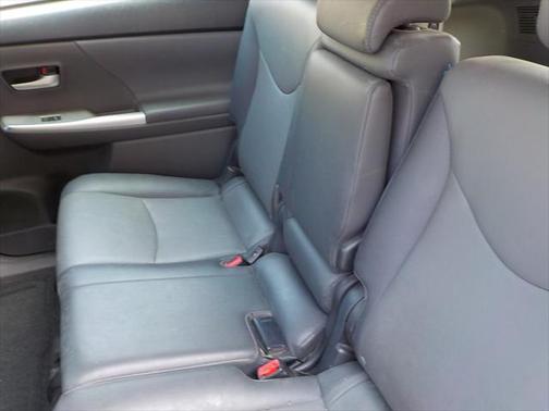 2014 Toyota Prius v Five