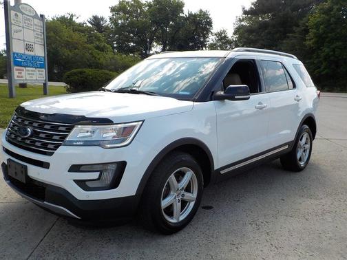 WHITE 2017 Ford Explorer XLT