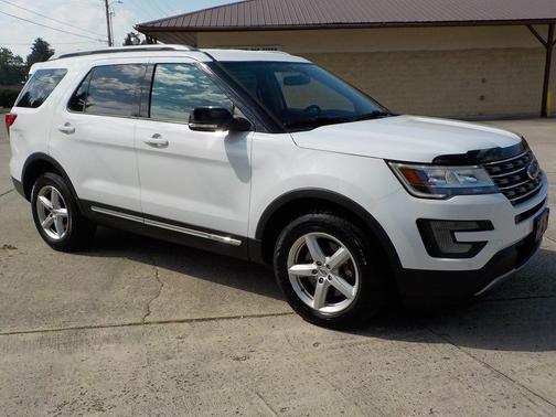WHITE 2017 Ford Explorer XLT
