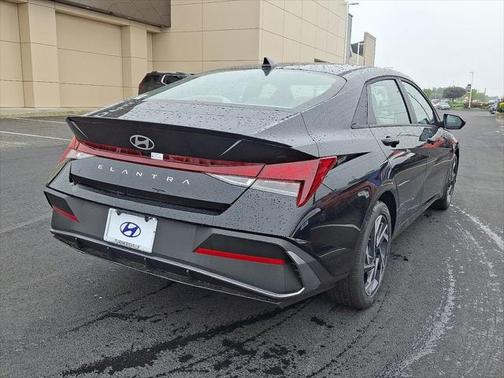 2025 Hyundai ELANTRA Sport
