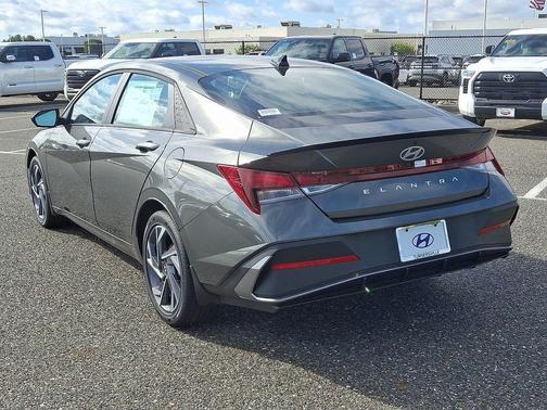 2025 Hyundai ELANTRA Sport