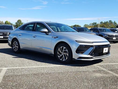 2026 Hyundai SONATA Hybrid Base