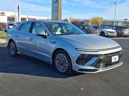 2025 Hyundai SONATA Hybrid SE