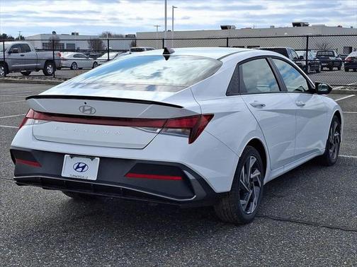 2025 Hyundai ELANTRA Sport