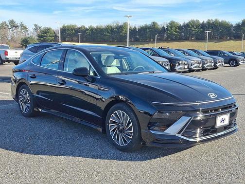 2026 Hyundai SONATA Hybrid SE
