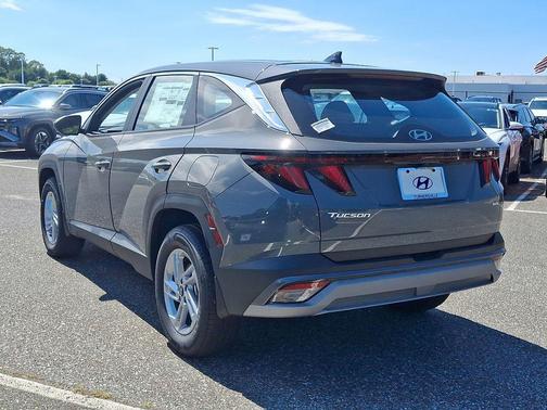 2025 Hyundai TUCSON SE