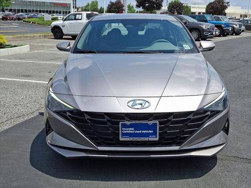 2023 Hyundai ELANTRA SE