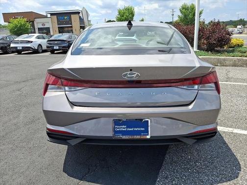 2023 Hyundai ELANTRA SE