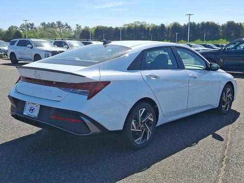 2025 Hyundai ELANTRA Sport
