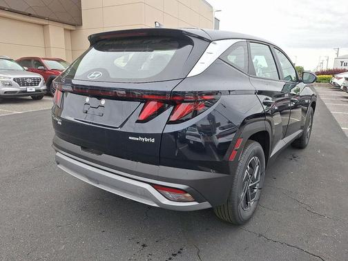 Deep Sea 2026 Hyundai TUCSON Hybrid Blue SE
