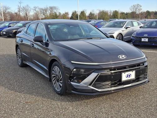 2025 Hyundai SONATA Hybrid Limited