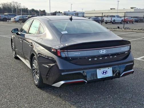 2025 Hyundai SONATA Hybrid Limited