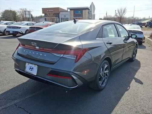 2025 Hyundai ELANTRA SEL