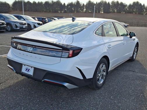 2025 Hyundai SONATA SE