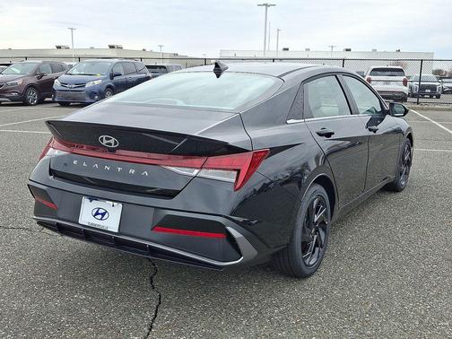 Abyss Black 2026 Hyundai ELANTRA Sport