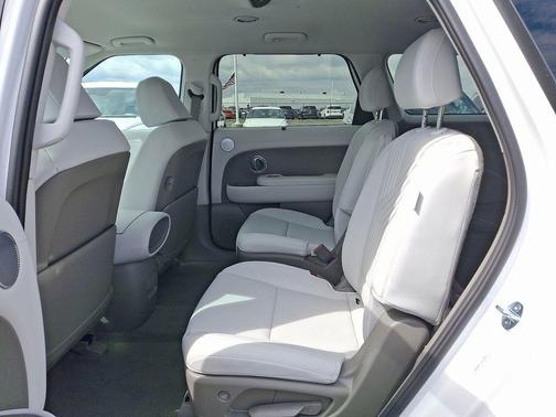 Creamy White Pearl 2026 Hyundai Palisade Hybrid SEL 7P