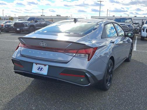 2026 Hyundai ELANTRA Sport