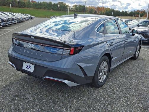 2025 Hyundai SONATA SE