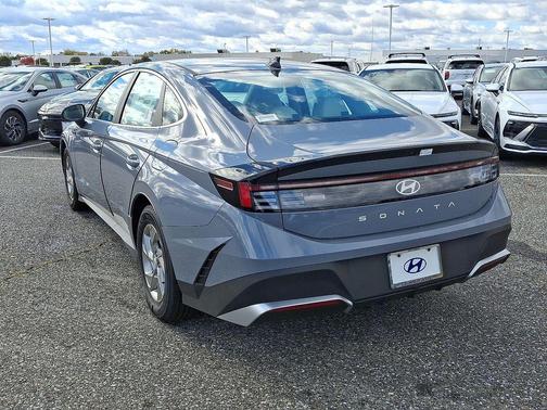 2025 Hyundai SONATA SE