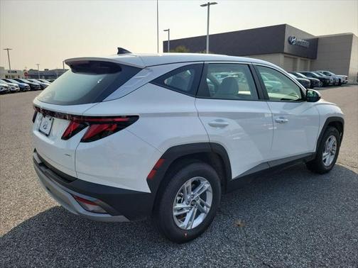 2025 Hyundai TUCSON SE