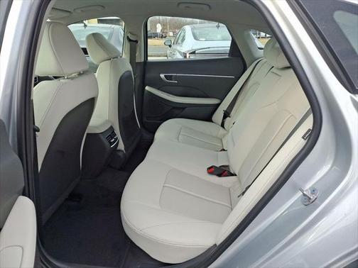 2025 Hyundai SONATA Hybrid SE