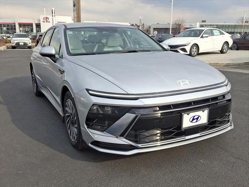 2025 Hyundai SONATA Hybrid SE
