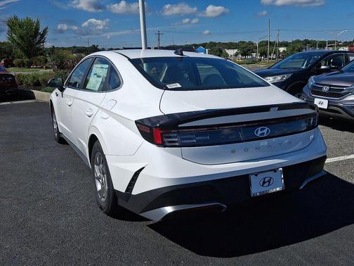 2025 Hyundai SONATA SE