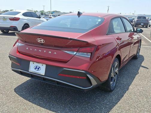 2025 Hyundai ELANTRA Sport