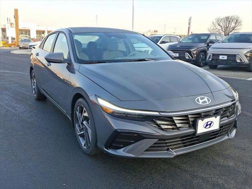 2025 Hyundai ELANTRA SEL