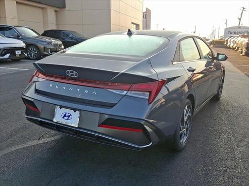 2025 Hyundai ELANTRA SEL