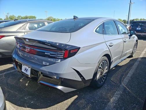 2025 Hyundai SONATA Hybrid Limited