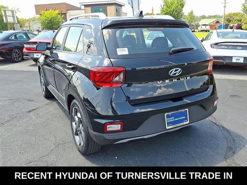2022 Hyundai VENUE SEL