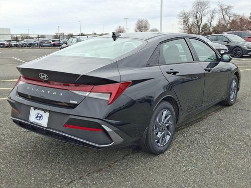 2026 Hyundai ELANTRA HEV Blue