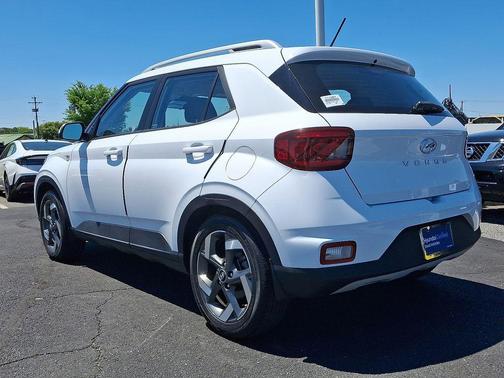 Ceramic White 2023 Hyundai VENUE SEL