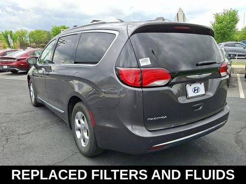 Granite Crystal Metallic Clearcoat 2017 Chrysler Pacifica Touring-L