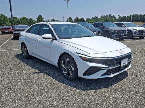 2025 Hyundai ELANTRA SEL